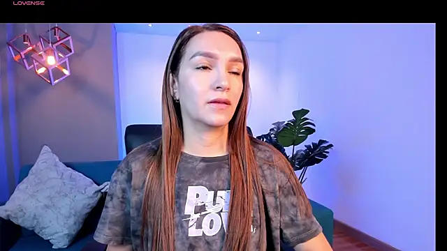 miataylorr1 online show from April 7, 11:43 am