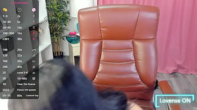 Snapshot of EmaBrownie chatting on March 17, 11:24 am EmaBrownie online show from March 17, 11:24 am