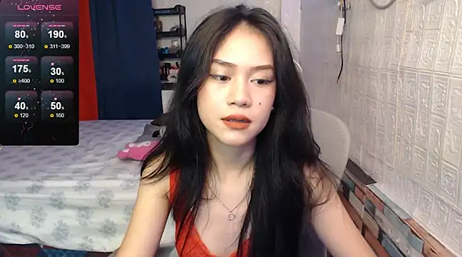 Snapshot of sweetmimi18 chatting on December 25, 12:27 am sweetmimi18 online show from December 25, 12:27 am