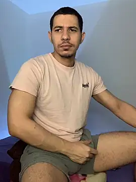 Snapshot of steven_clain chatting on December 13, 6:42 am steven clain online show from December 13, 6:42 am