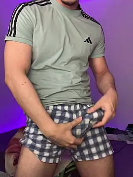 Snapshot of steven_clain chatting on December 14, 11:18 am steven clain online show from December 14, 11:18 am