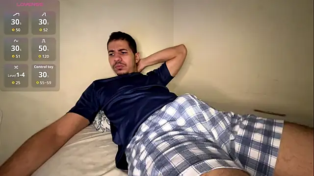 Snapshot of steven_clain chatting on October 24, 7:43 pm steven clain online show from October 24, 7:43 pm