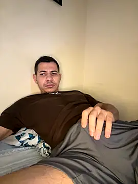 Snapshot of steven_clain chatting on November 8, 10:41 pm steven clain online show from November 8, 10:41 pm