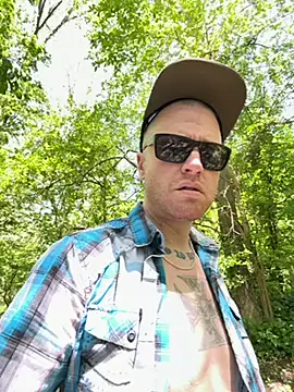 Snapshot of Mackwood89 chatting on May 10, 7:08 pm Mackwood89 online show from May 10, 7:08 pm