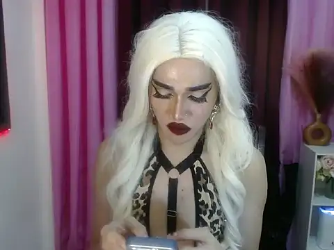 urcumgirl kendall online show from September 28, 4:45 pm