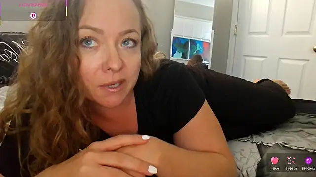 julimonroe online show from September 12, 3:12 pm