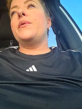 julimonroe online show from April 6, 4:52 pm