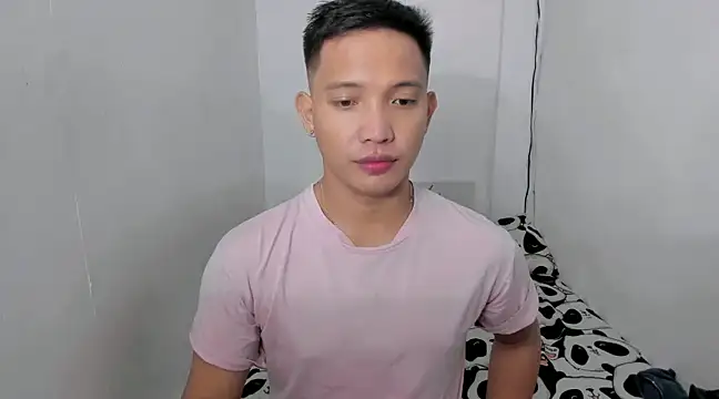 Snapshot of xSebastian19 chatting on January 9, 2:54 am xSebastian19 online show from January 9, 2:54 am