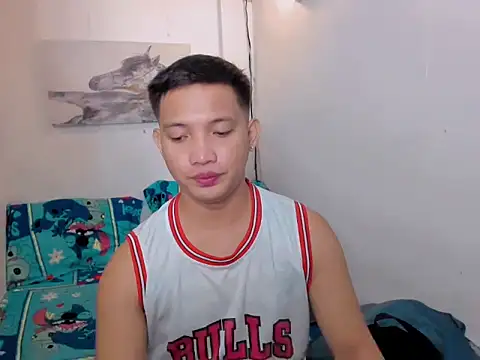 Snapshot of xSebastian19 chatting on December 18, 6:30 am xSebastian19 online show from December 18, 6:30 am