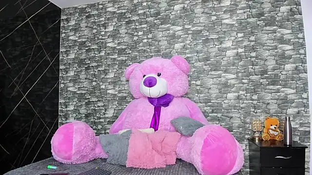 Snapshot of HeidyWillss chatting on February 17, 7:21 pm HeidyWillss online show from February 17, 7:21 pm