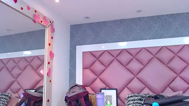 DanielaDuff online show from March 21, 9:07 pm