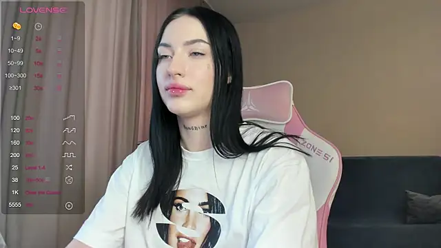 JenniferQueen11 online show from January 19, 6:20 am