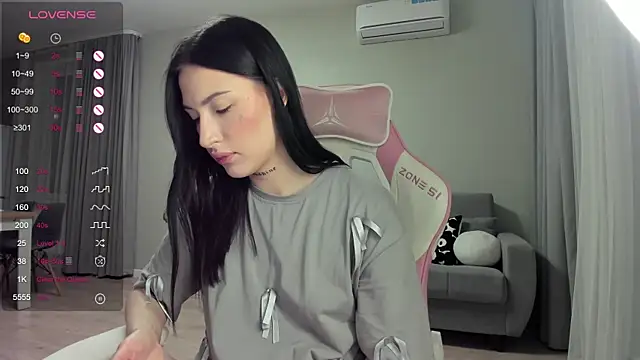 JenniferQueen11 online show from February 8, 2:27 pm