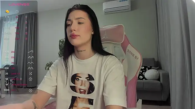 JenniferQueen11 online show from February 11, 7:23 am