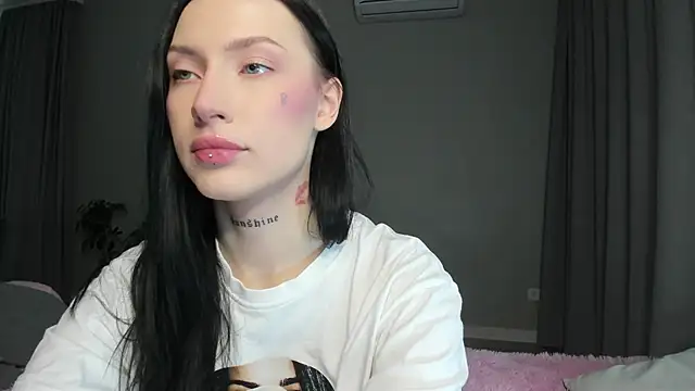 JenniferQueen11 online show from September 12, 11:32 am