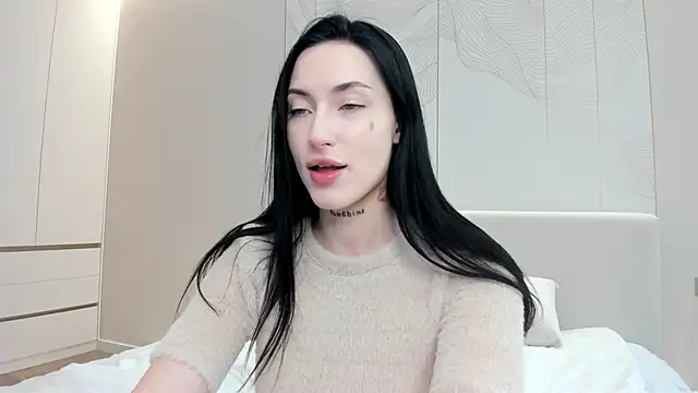 JenniferQueen11 online show from November 30, 8:40 am