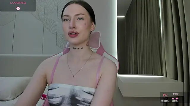 JenniferQueen11 online show from May 21, 2:46 pm