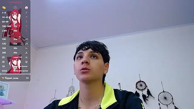 Snapshot of bad_giirl_ chatting on December 9, 3:44 pm bad giirl  online show from December 9, 3:44 pm