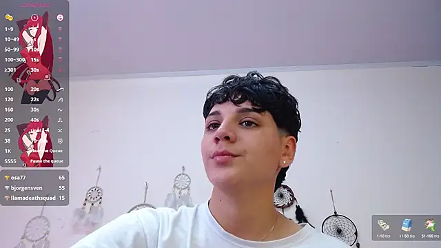 Snapshot of bad_giirl_ chatting on December 13, 7:53 pm bad giirl  online show from December 13, 7:53 pm