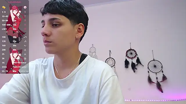 Snapshot of bad_giirl_ chatting on March 13, 6:23 pm bad giirl  online show from March 13, 6:23 pm