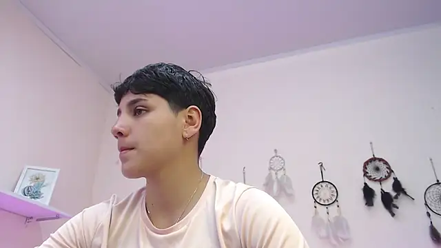 Snapshot of bad_giirl_ chatting on March 21, 3:13 pm bad giirl  online show from March 21, 3:13 pm