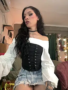 Snapshot of EnchantressFuckXxx chatting on June 10, 3:33 pm EnchantressFuckXxx online show from June 10, 3:33 pm