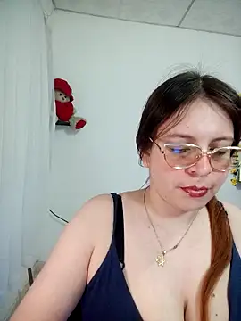 lorenitabella online show from April 1, 9:10 am