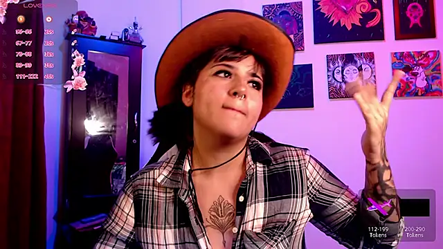 Snapshot of raven-gotic chatting on February 5, 1:04 am raven-gotic online show from February 5, 1:04 am