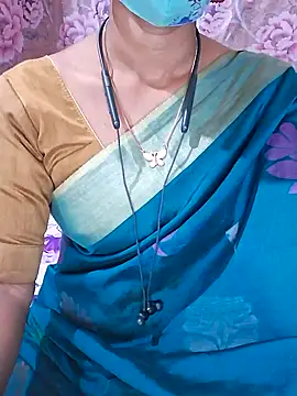 Snapshot of XBHUUME chatting on December 22, 8:16 am XBHUUME online show from December 22, 8:16 am