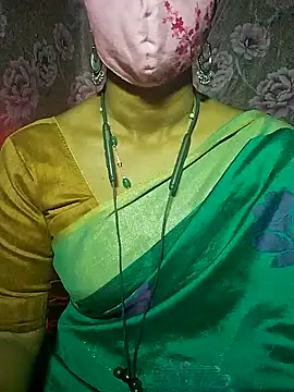 Snapshot of XBHUUME chatting on January 23, 5:31 pm XBHUUME online show from January 23, 5:31 pm