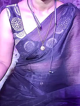 Snapshot of XBHUUME chatting on October 5, 4:27 pm XBHUUME online show from October 5, 4:27 pm