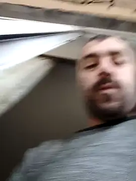 Snapshot of kevgir08 chatting on January 5, 11:37 am kevgir08 online show from January 5, 11:37 am