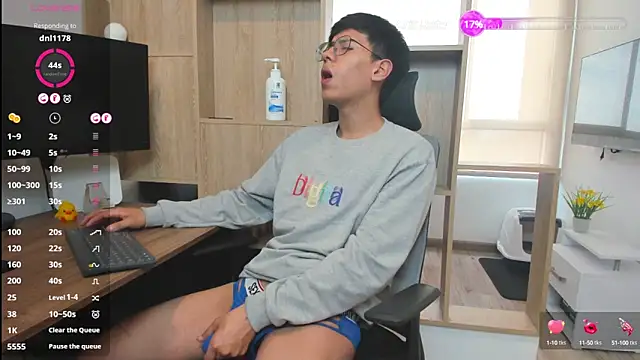 Snapshot of Jacob-Evans_ chatting on January 11, 8:10 pm Jacob-Evans online show from January 11, 8:10 pm