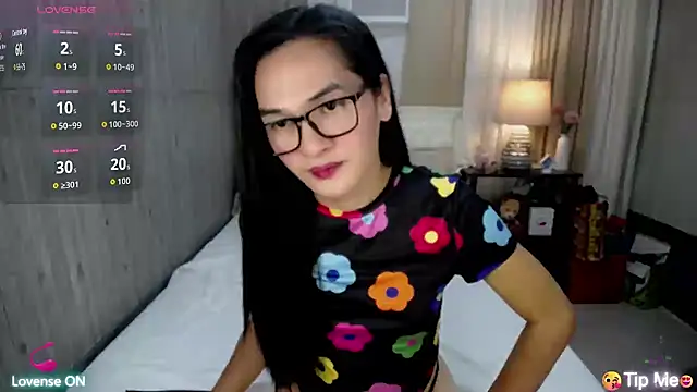 xAsianSweetHeart online show from April 12, 11:43 pm