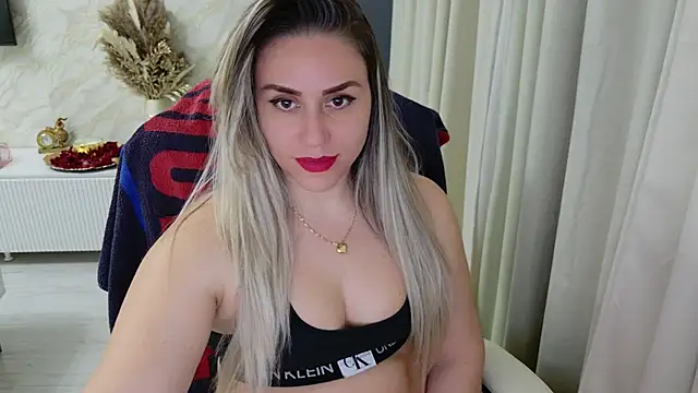 Snapshot of Annyfit4you chatting on February 27, 8:20 pm Annyfit4you online show from February 27, 8:20 pm