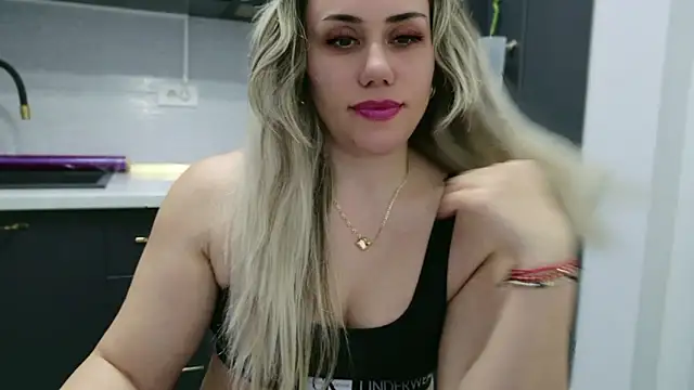 Snapshot of Annyfit4you chatting on March 3, 8:54 pm Annyfit4you online show from March 3, 8:54 pm