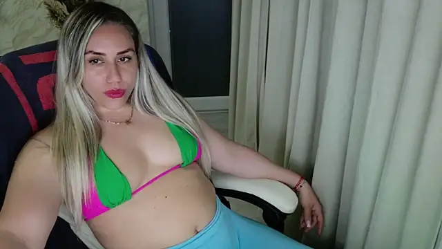 Snapshot of Annyfit4you chatting on March 14, 10:16 pm Annyfit4you online show from March 14, 10:16 pm