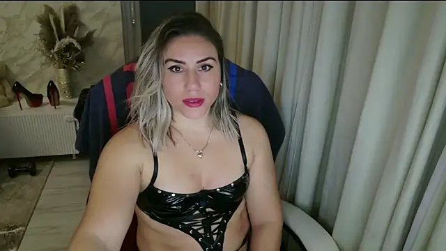 Snapshot of Annyfit4you chatting on November 11, 3:17 am Annyfit4you online show from November 11, 3:17 am