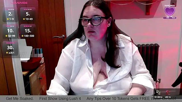Rebecca Summer online show from April 5, 5:10 pm