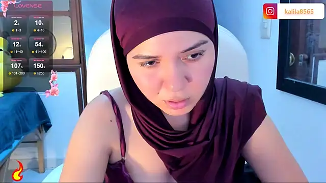 MatchedEyebrow online show from October 24, 9:00 pm