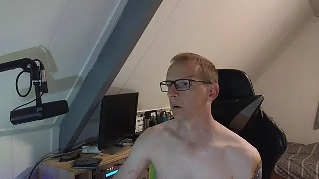 sexmenlion online show from May 10, 8:25 pm