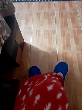 Snapshot of feet_toes chatting on October 28, 5:33 am feet toes online show from October 28, 5:33 am