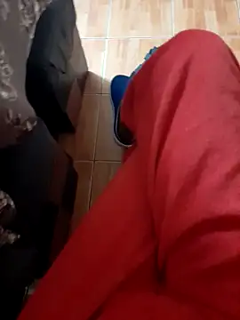 Snapshot of feet_toes chatting on December 2, 7:03 am feet toes online show from December 2, 7:03 am