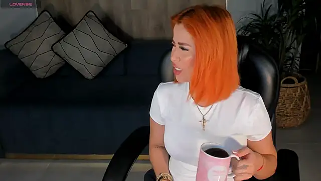 Snapshot of MadelineFox chatting on September 9, 7:52 am MadelineFox online show from September 9, 7:52 am