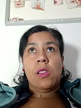Snapshot of Molly_newman6 chatting on March 2, 3:27 pm Molly newman6 online show from March 2, 3:27 pm