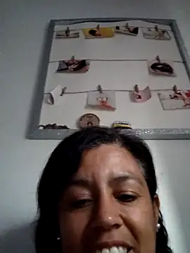 Snapshot of Molly_newman6 chatting on May 28, 11:18 am Molly newman6 online show from May 28, 11:18 am
