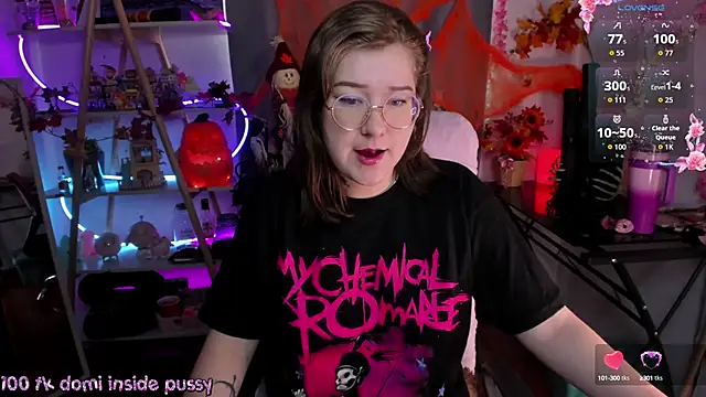 Snapshot of HunnyyLove chatting on October 12, 3:22 pm HunnyyLove online show from October 12, 3:22 pm