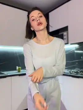 Snapshot of Camilla_Railian chatting on December 22, 3:33 pm Camilla Railian online show from December 22, 3:33 pm