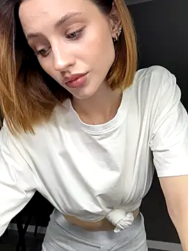 Snapshot of Camilla_Railian chatting on September 21, 2:35 am Camilla Railian online show from September 21, 2:35 am