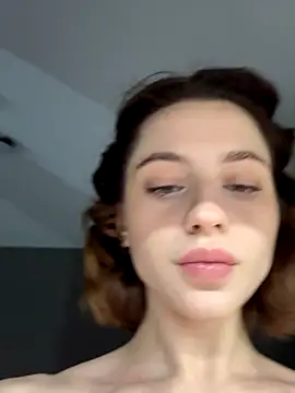 Snapshot of Camilla_Railian chatting on October 2, 10:28 pm Camilla Railian online show from October 2, 10:28 pm